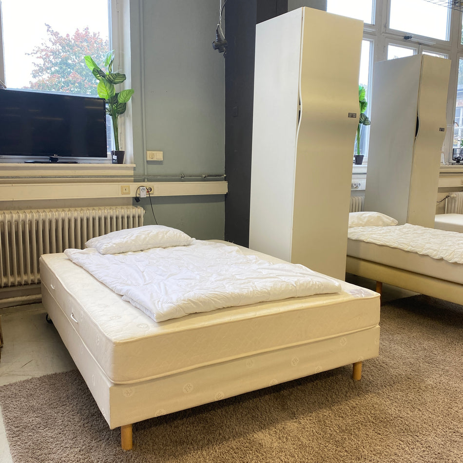 Set - Einzelbett 160x200 inkl. Kleiderschrank & Bettwaren