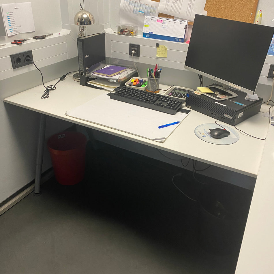 Schreibtisch gebraucht hell 160x80 Büro Tisch