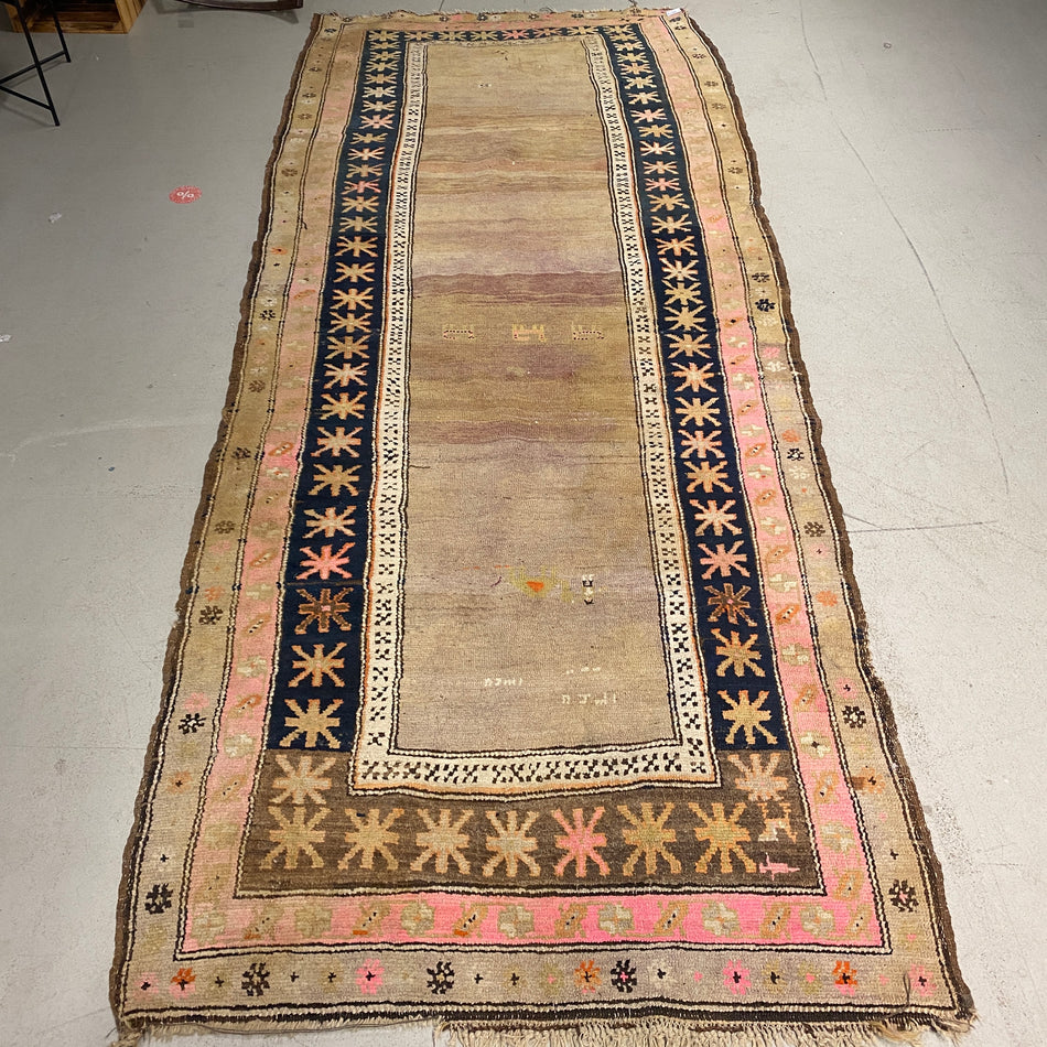 Gabbeh ca. 344x 148 cm.