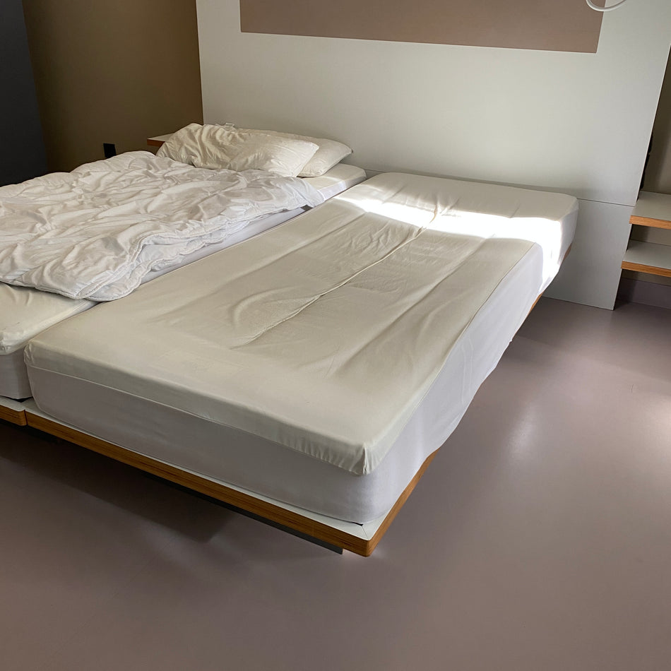 2x Einzelbett gebraucht 90x200 inkl Matratze & Kopfteil Multiplex Bett
