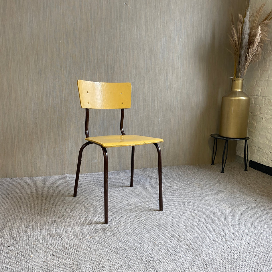 Stapelstuhl gebraucht braun Eiche Holz Stuhl lackiert