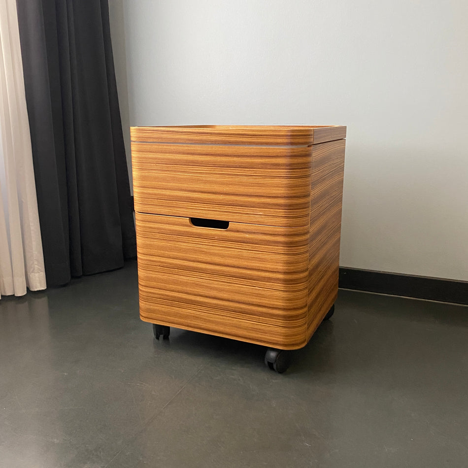 Kommode gebraucht Holz rollbar 2 Schubladen Schrank aus Design-Hotel