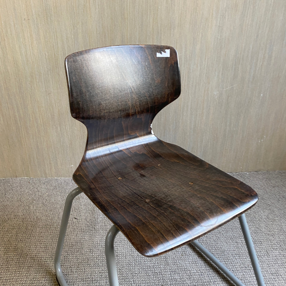 Ass Stuhl gebraucht dunkelbraun grau Holz Metall Stapelstuhl