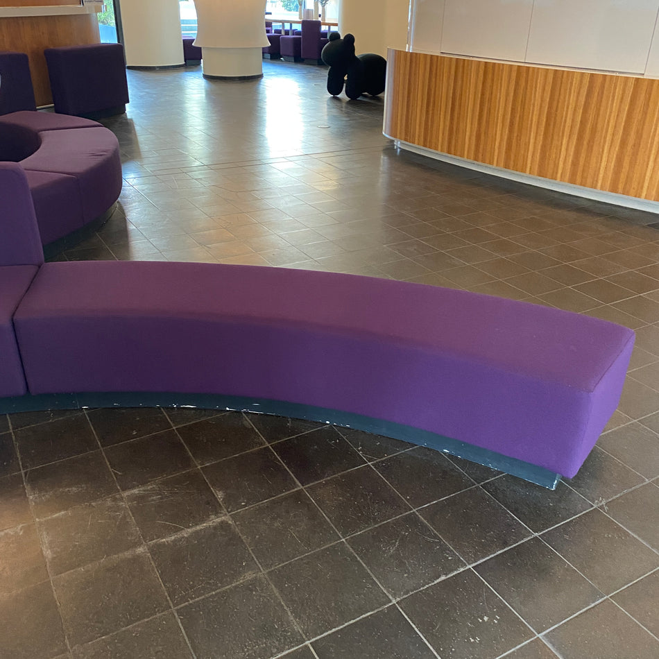 Sitzbank gebraucht lila gepolstert 220cm Sitzelement