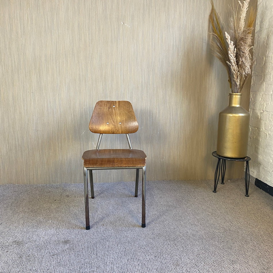 Stapelstuhl gebraucht grau dunkelbraun Eiche Holz Stuhl