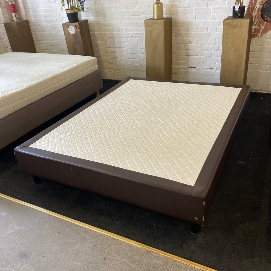 Bettgestell Boxspringbett gebraucht dunkelbraun 140x200 Leder