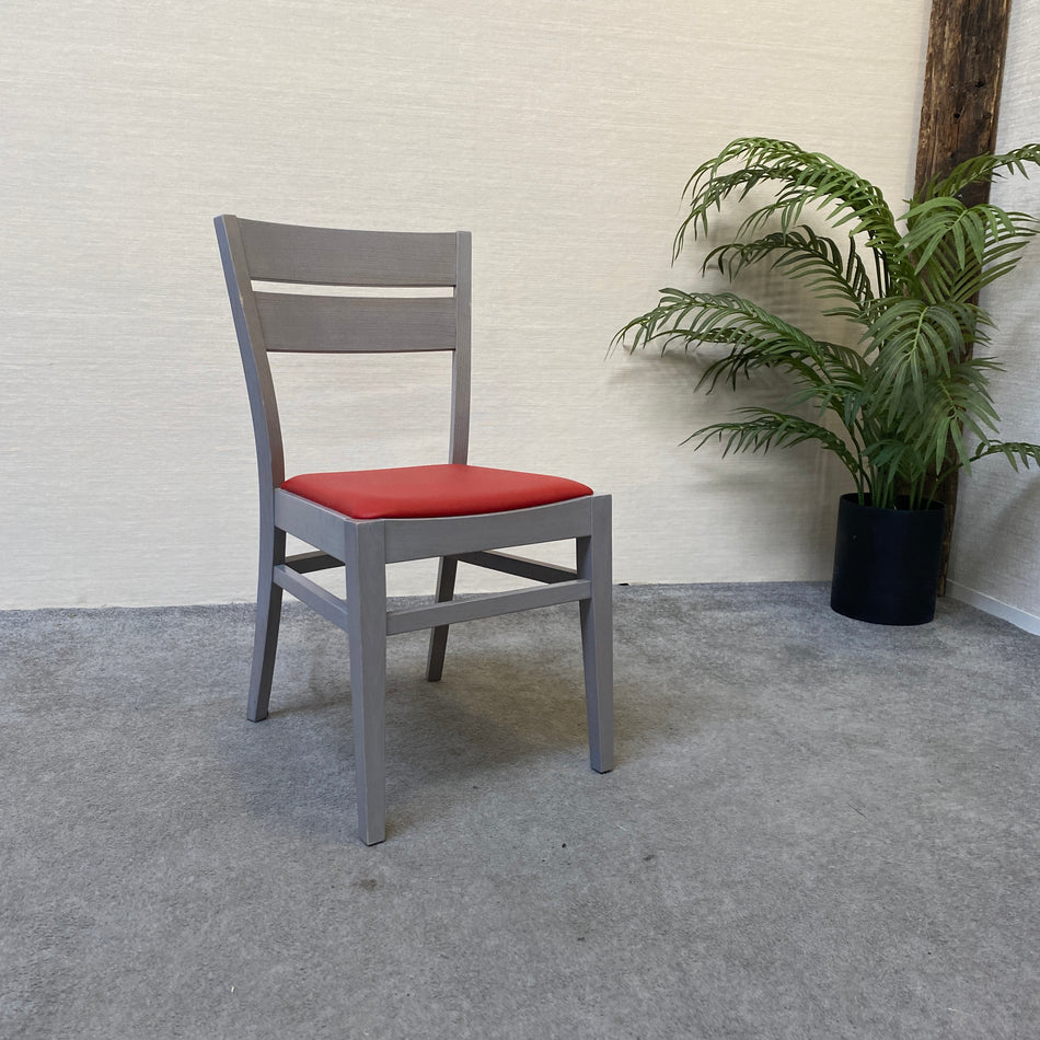 Stuhl gebraucht hellgrau Holz Leder hell rot Esszimmerstuhl