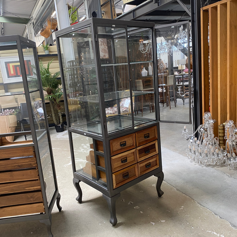 Gusseisen Vitrine Akazie Holz Metall Industrial Schrank