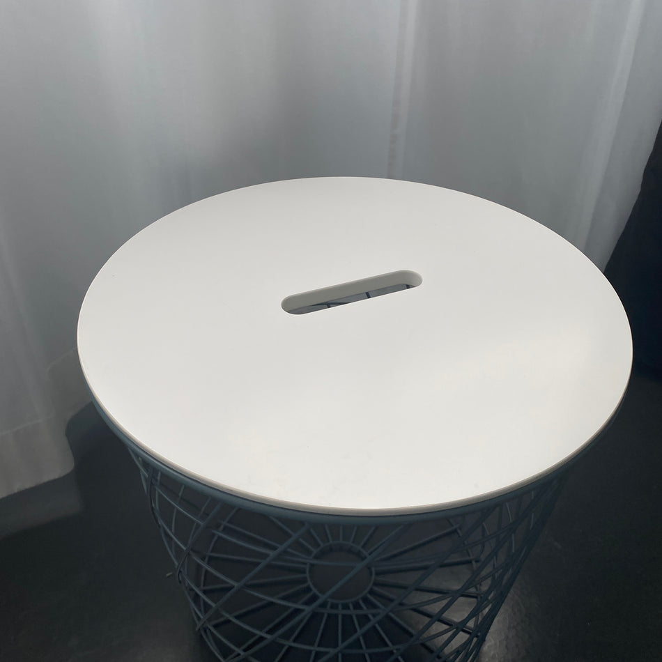 Ikea Kvistro Beistelltisch gebraucht weiß grau Stauraum Tisch