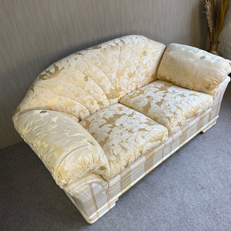 Vintage Sofa gebraucht creme golden gepolstert 2 Sitzer Couch