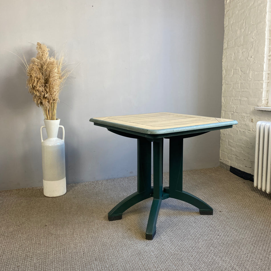 Grosfillex Outdoor Gartentisch dunkelgrün Kunststoff Holz Look Tisch klappbar