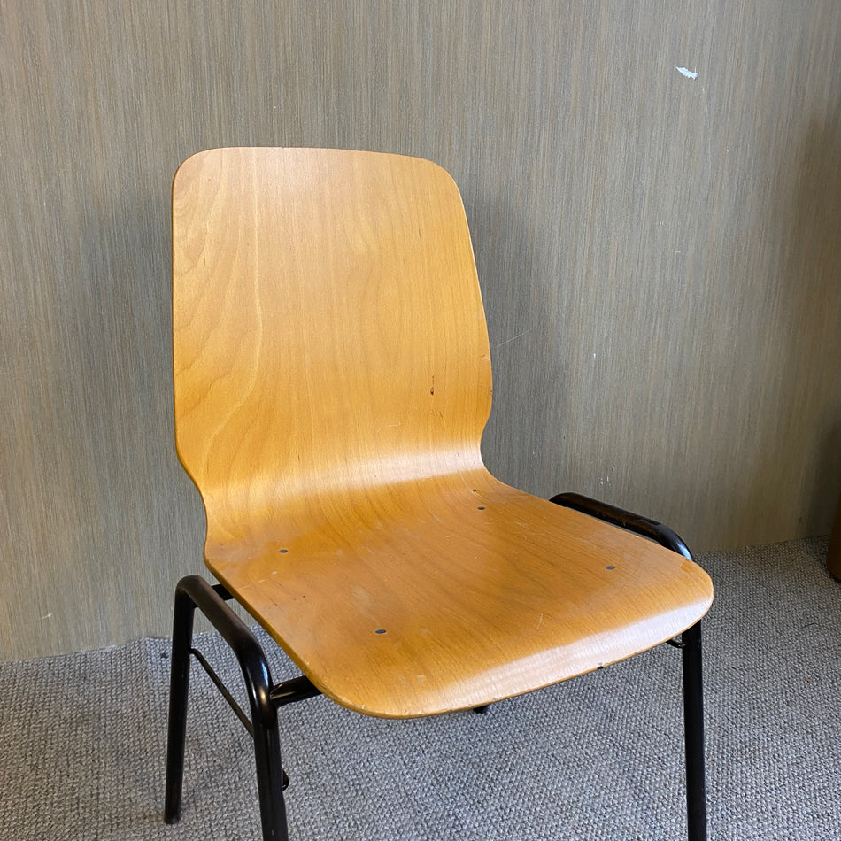 Stapelstuhl gebraucht Holzschale Schulstuhl Stuhl