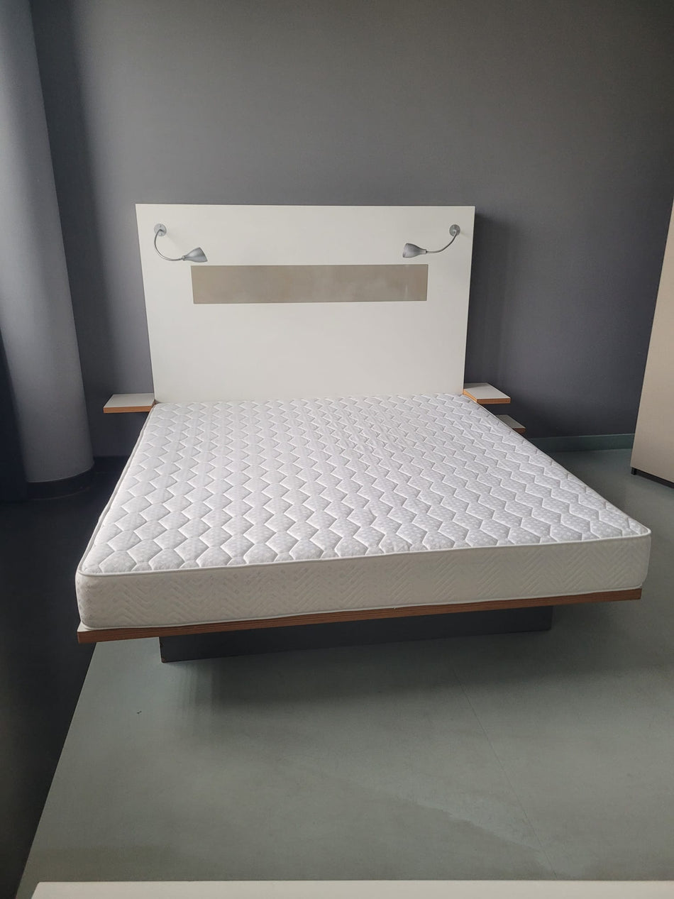 Doppelbett gebraucht 180x200 inkl Matratze & Kopfteil Bett