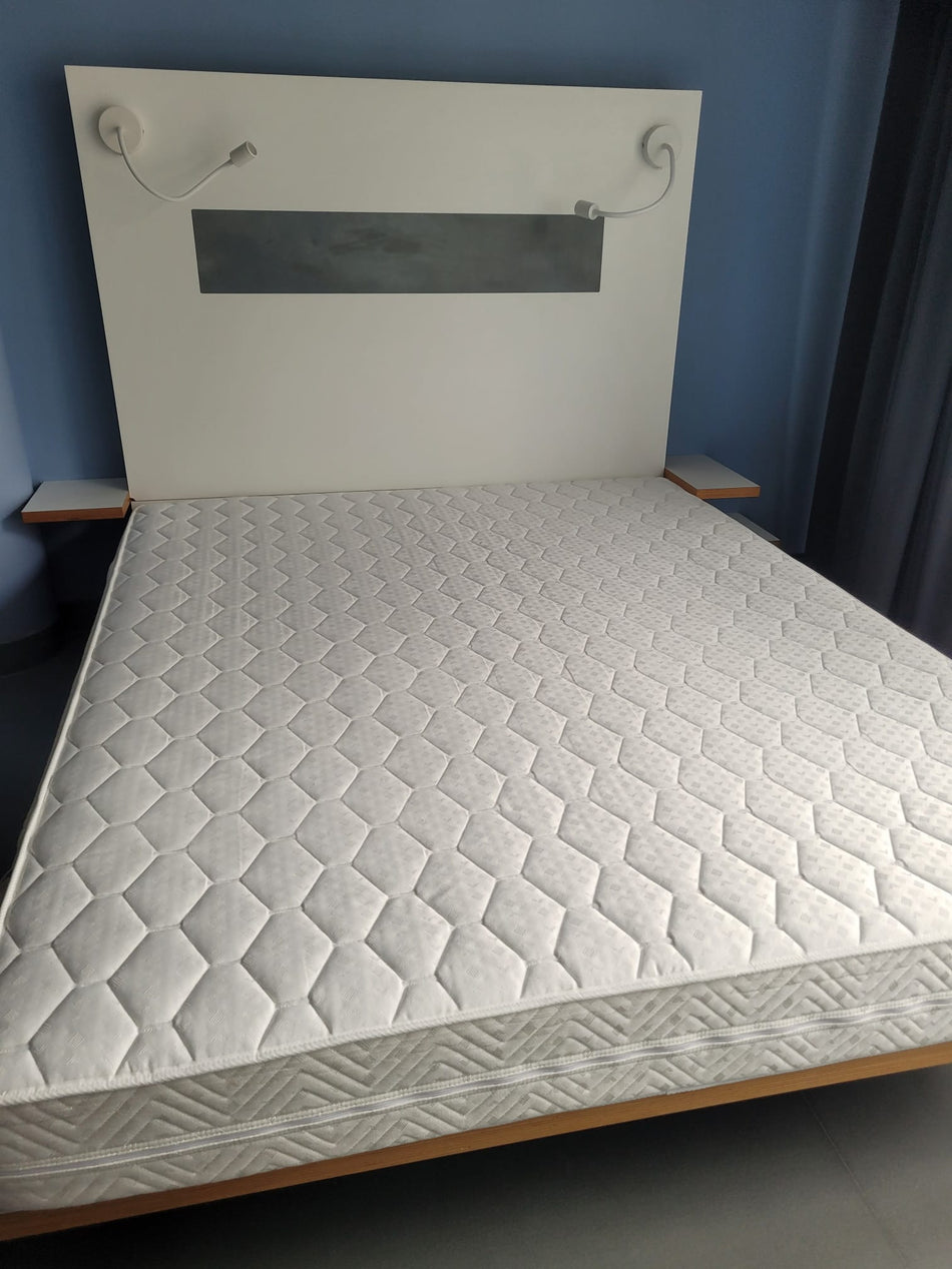 Doppelbett gebraucht 180x200 inkl Matratze & Kopfteil Bett