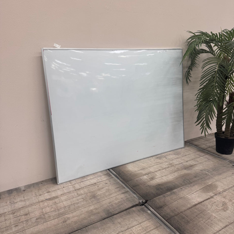 Whiteboard 120x60 Schreibtafel Weiß Metallrahmen Magnetisch Bürobedarf Gebraucht