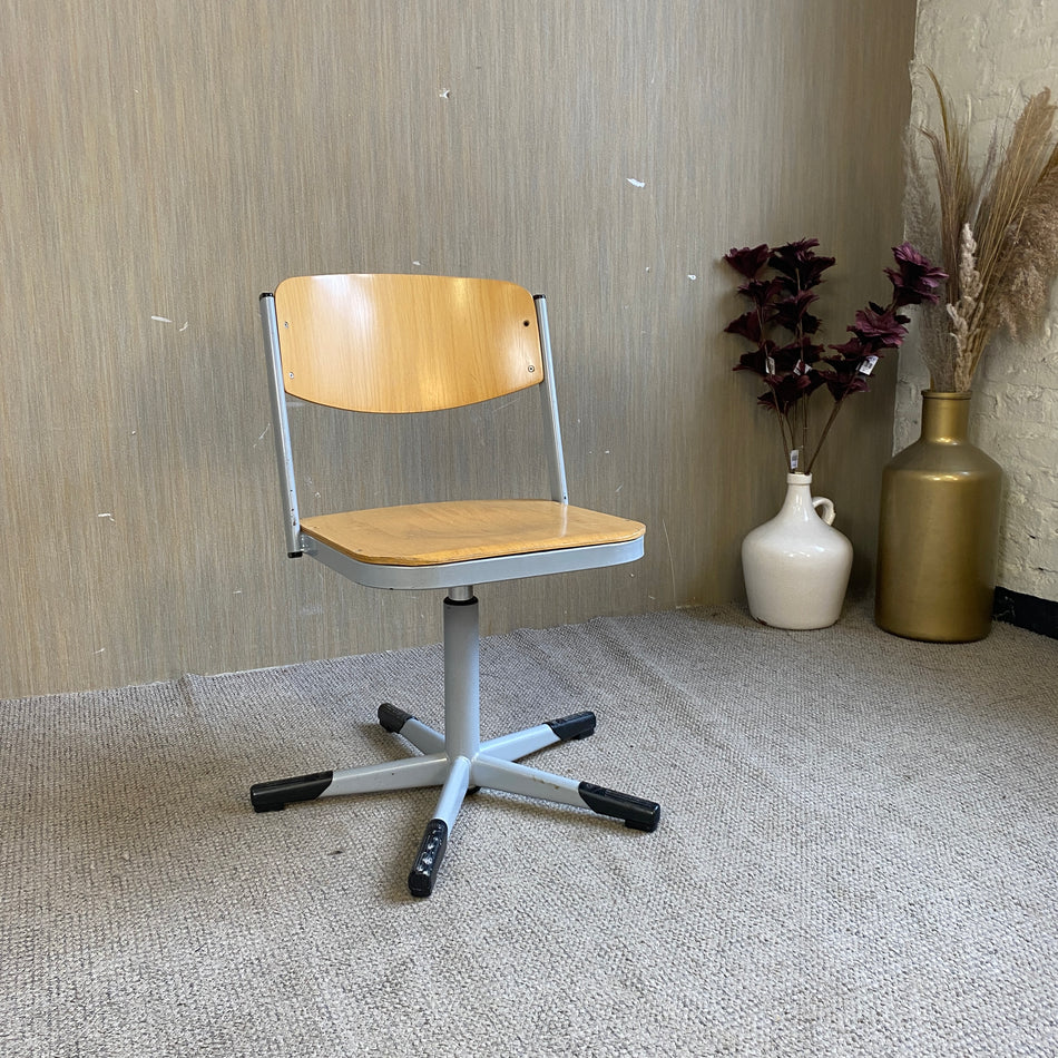 WOODMARK 7950 Drehstuhl Holz silber – Stuhl gebraucht