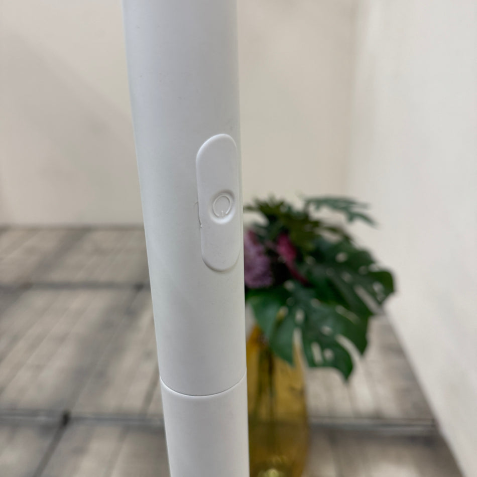 Unilux Pryska LED Deckenfluter Stehlampe Dimmbar Lampe Gebraucht