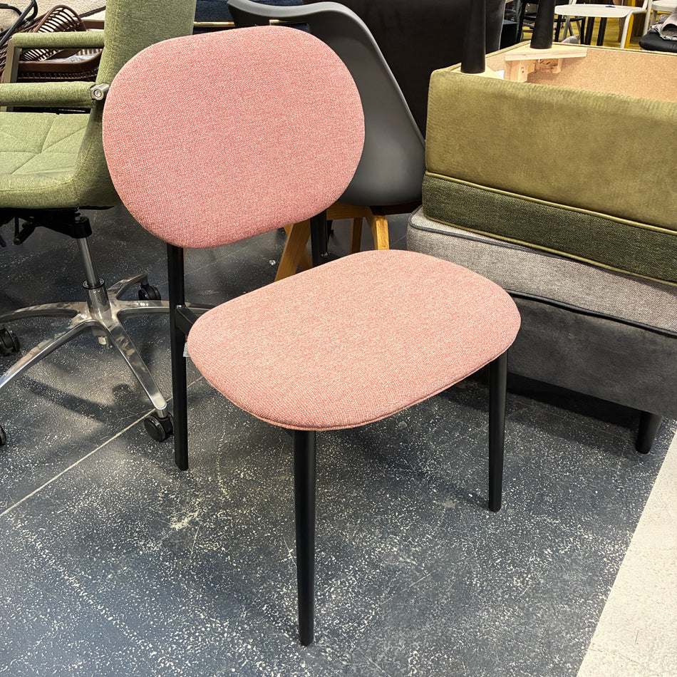 Zuiver Stuhl Spike pink Stoff Metall