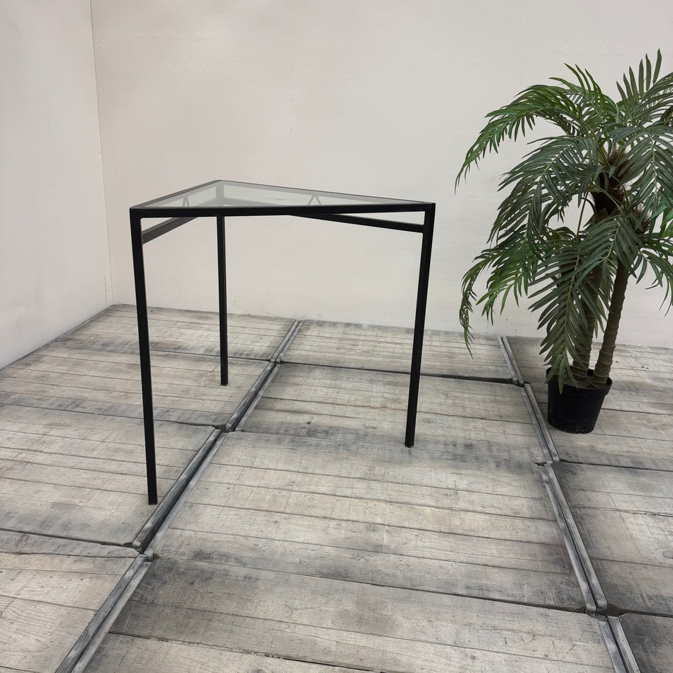 Beistelltisch schwarz Glas Eisen Tisch 95x110 Dreieckig Gebraucht
