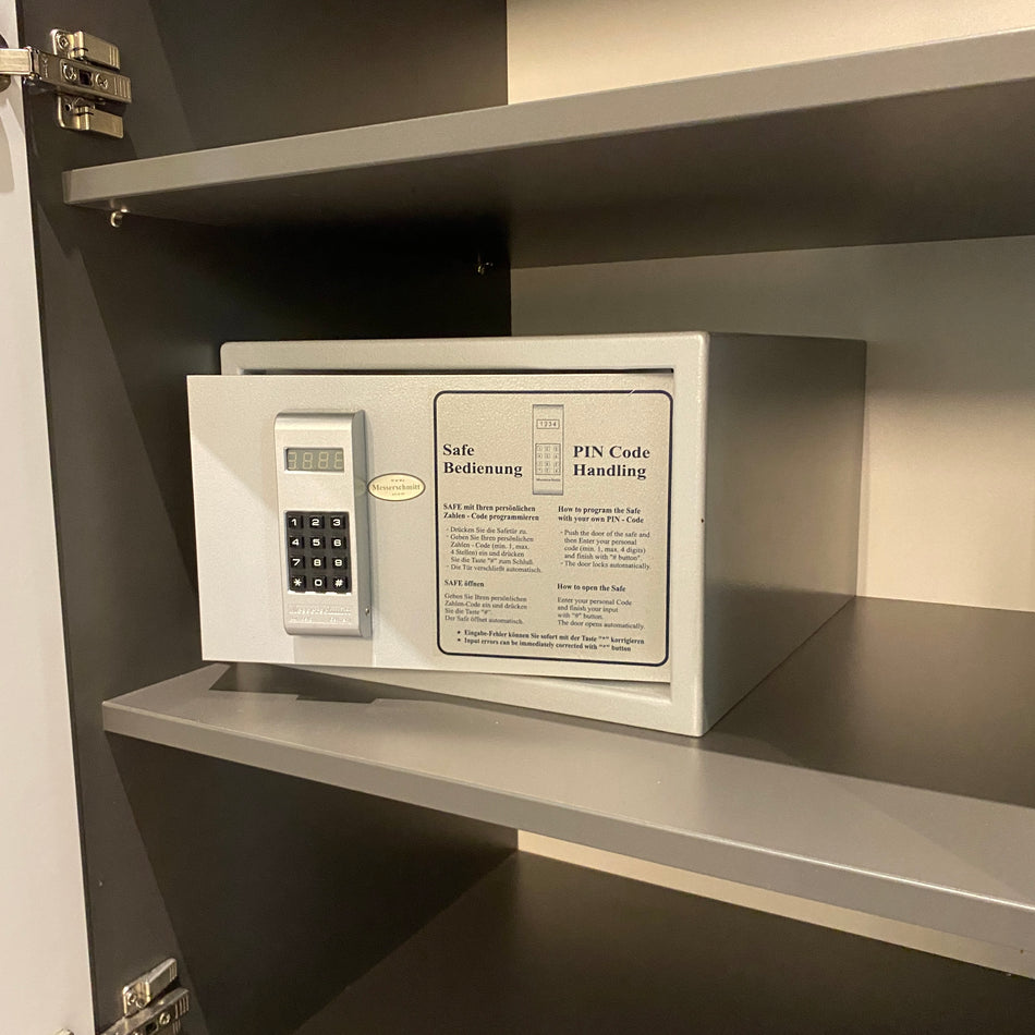 Messerschmidt Safe gebraucht silbern Metall