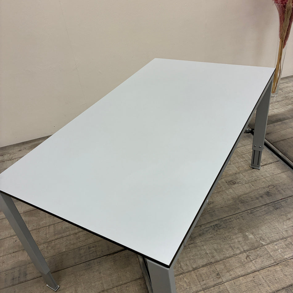 Schreibtisch Höhenverstellbar 140x60 Grau Metall Büro Tisch Gebraucht