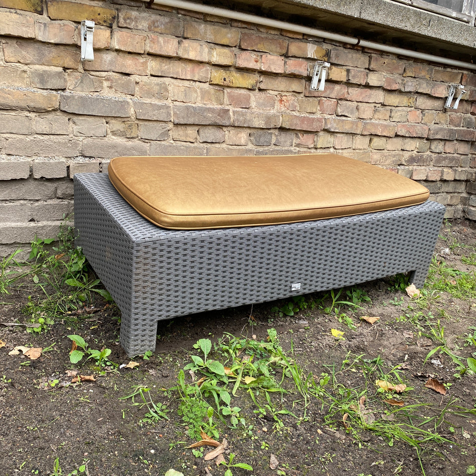 Outdoor Rattan Sitzbank gebraucht golden grau Kunststoff