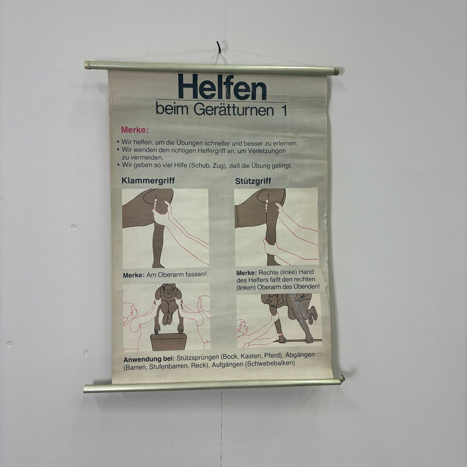 Vintage Schulkarte Helfen beim Gerätturnen Sport Turnen Rollbild DDR Wanddeko