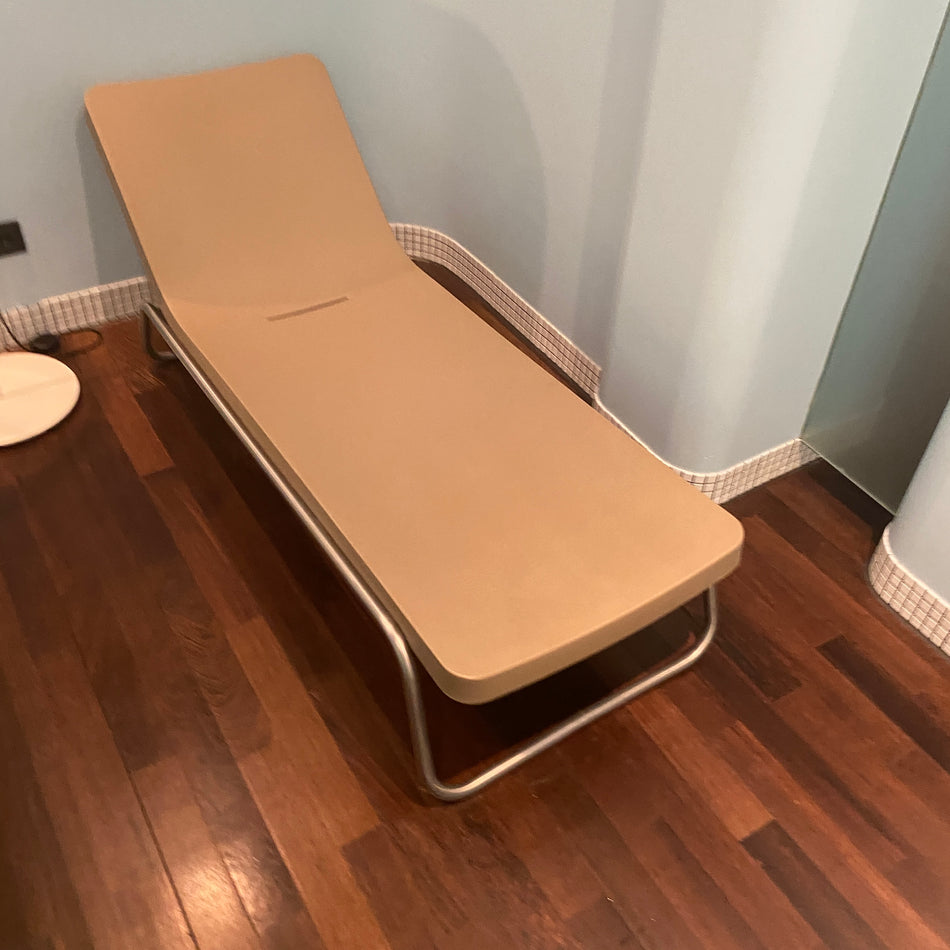 Serralunga Time Out Designer Liege gebraucht braun Kunststoff