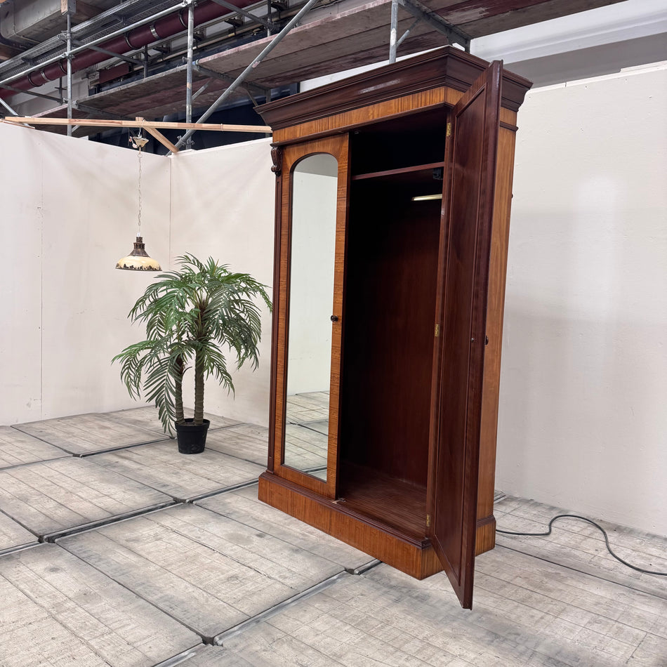 Stilmöbel Biedermeier Kleiderschrank Spiegeltür 5-Sterne Schlosshotel Schrank