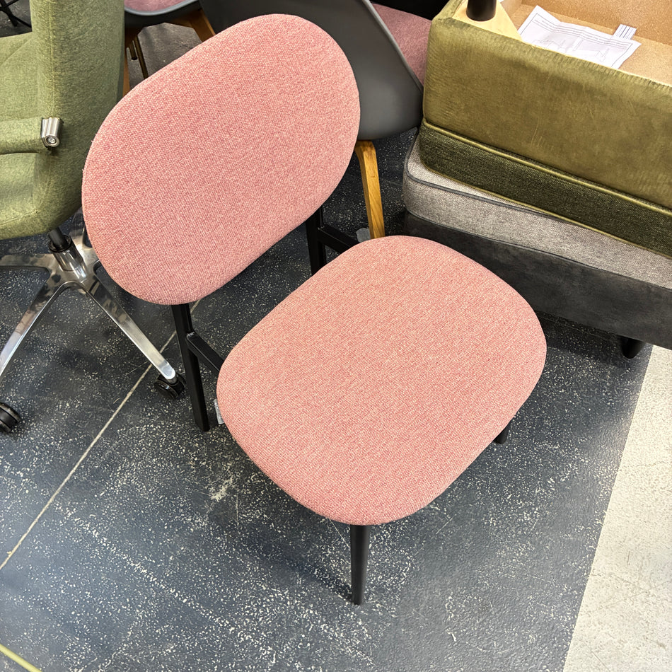 Zuiver Stuhl Spike pink Stoff Metall