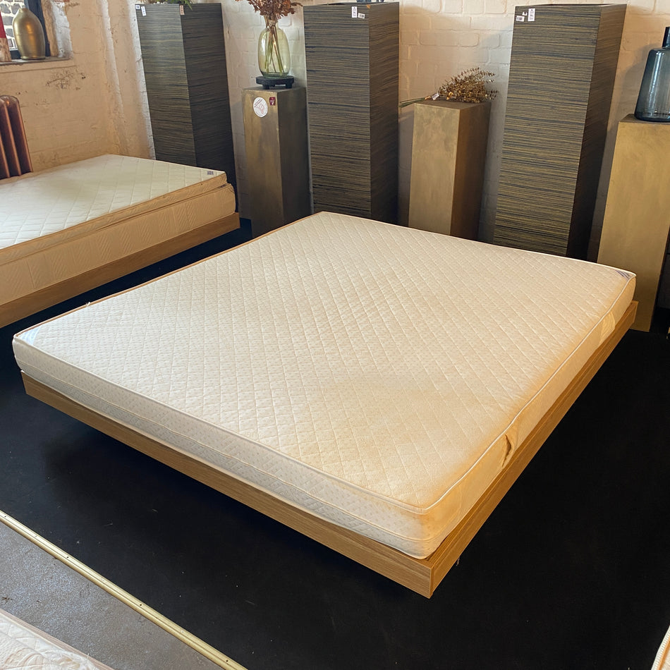 Holzbett gebraucht mit Matratze 180x200 Doppelbett Bett