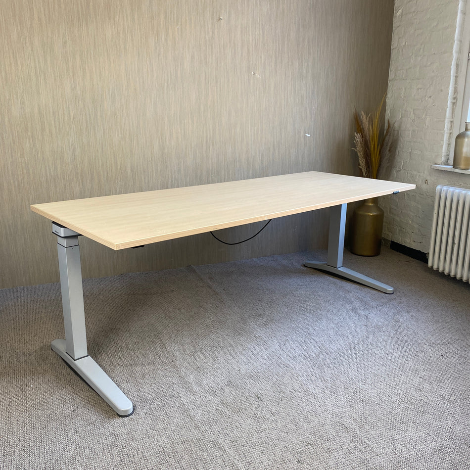 Steelcase Schreibtisch gebraucht elektrisch höhenverstellbar 160x80 Tisch