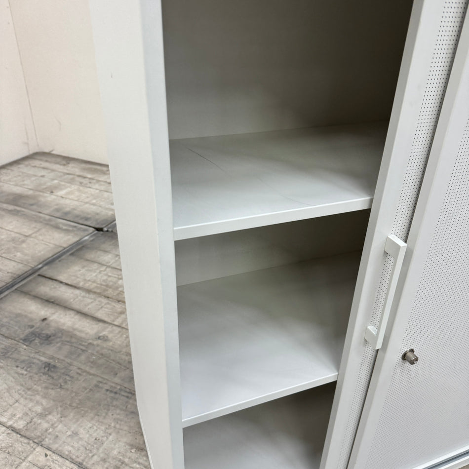 Schiebetürenschrank Lichtgrau Perforiert Schiebetüren Büroschrank Gebraucht