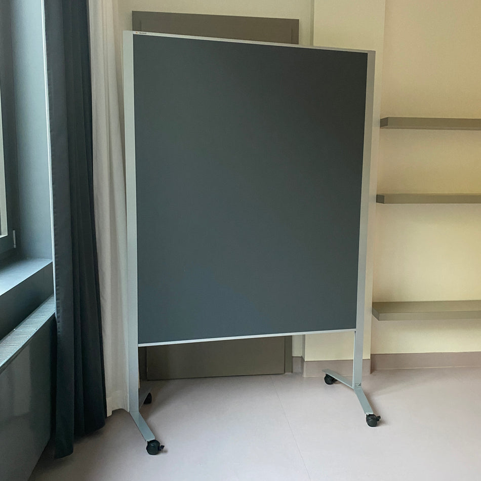 Neuland Pinnwand gebraucht grau 130x190 Büro doppelseitig