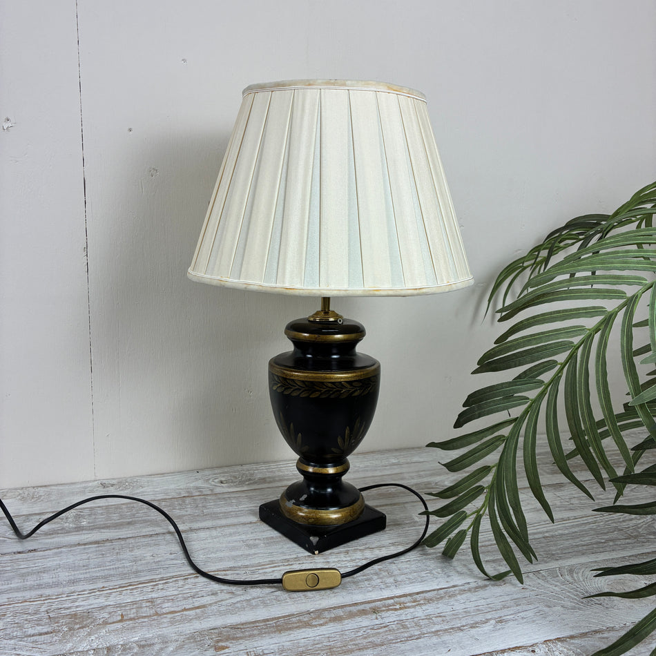 Klassische Tischleuchte im Empire-Stil mit Blattgold Lampe – 5-Sterne Schlosshotel