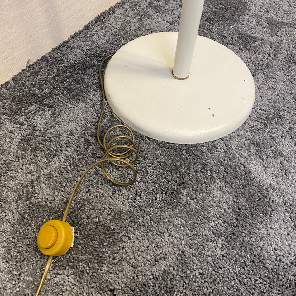 Elegante hellgraue Stehlampe mit Lampenschirm– klassisches Design – gebraucht