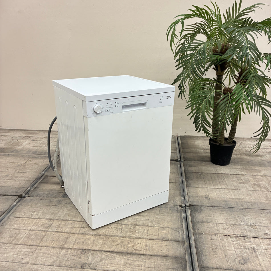 Beko DFN05L 10W Freestanding Dishwasher White Used