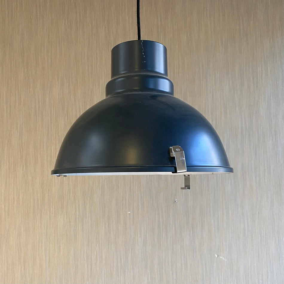 Industrial Deckenlampe gebraucht grau weiß Metall Lampe