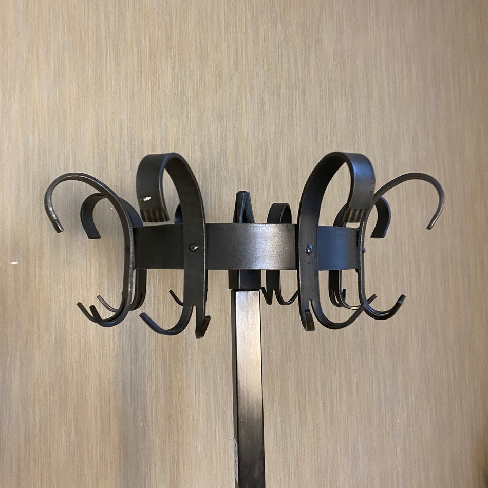 Vintage Garderobenständer aus Metall – stabiler Kleiderständer mit Haken gebraucht