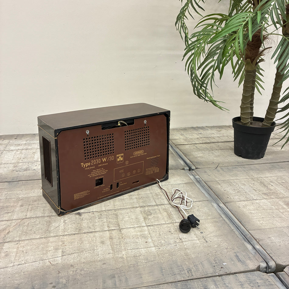 Grundig Röhrenradio Braun Holz Metall 2030 W/3D Tischradio Vintage