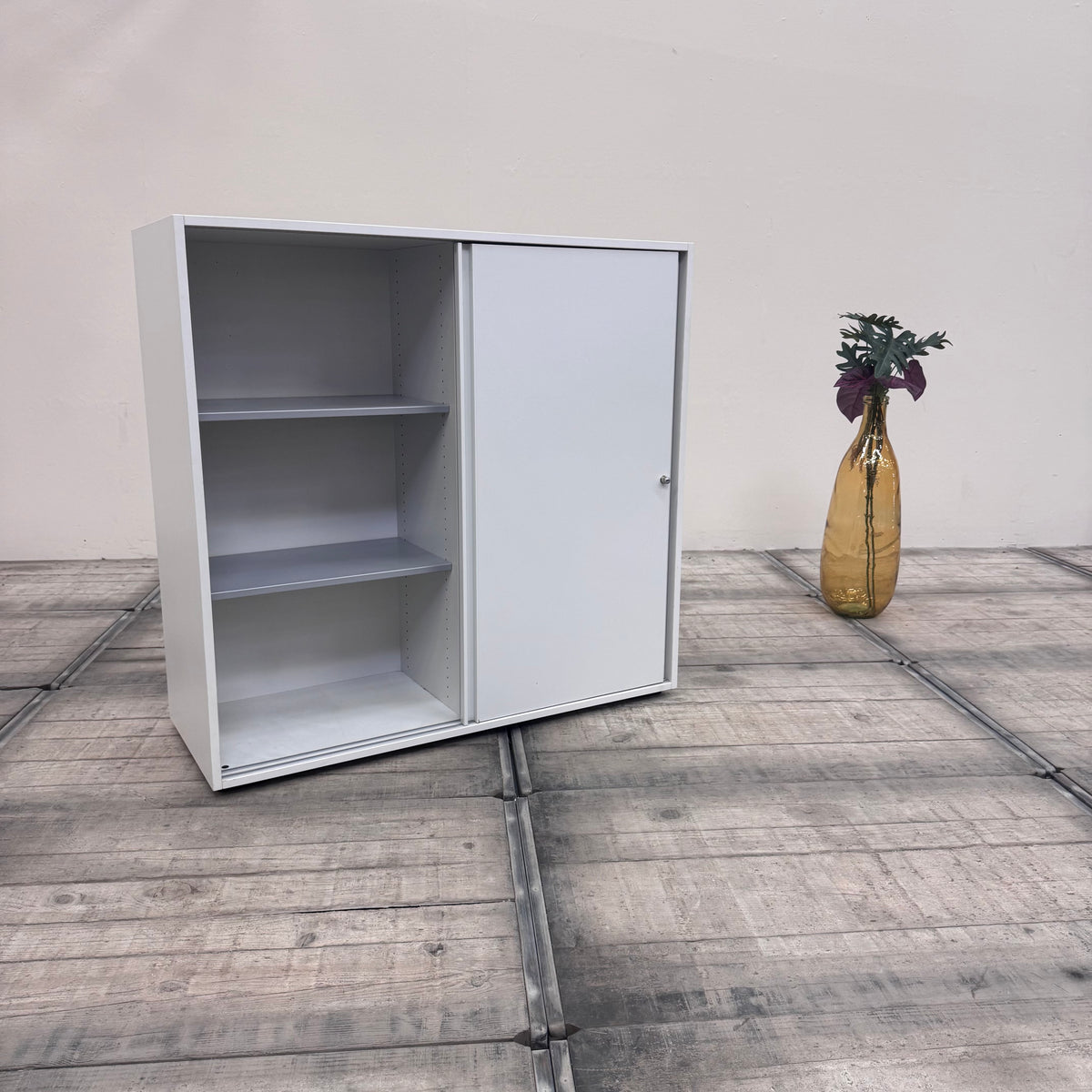 Planmöbel Highboard 120cm 3OH Lichtgrau Büro Schrank gebraucht