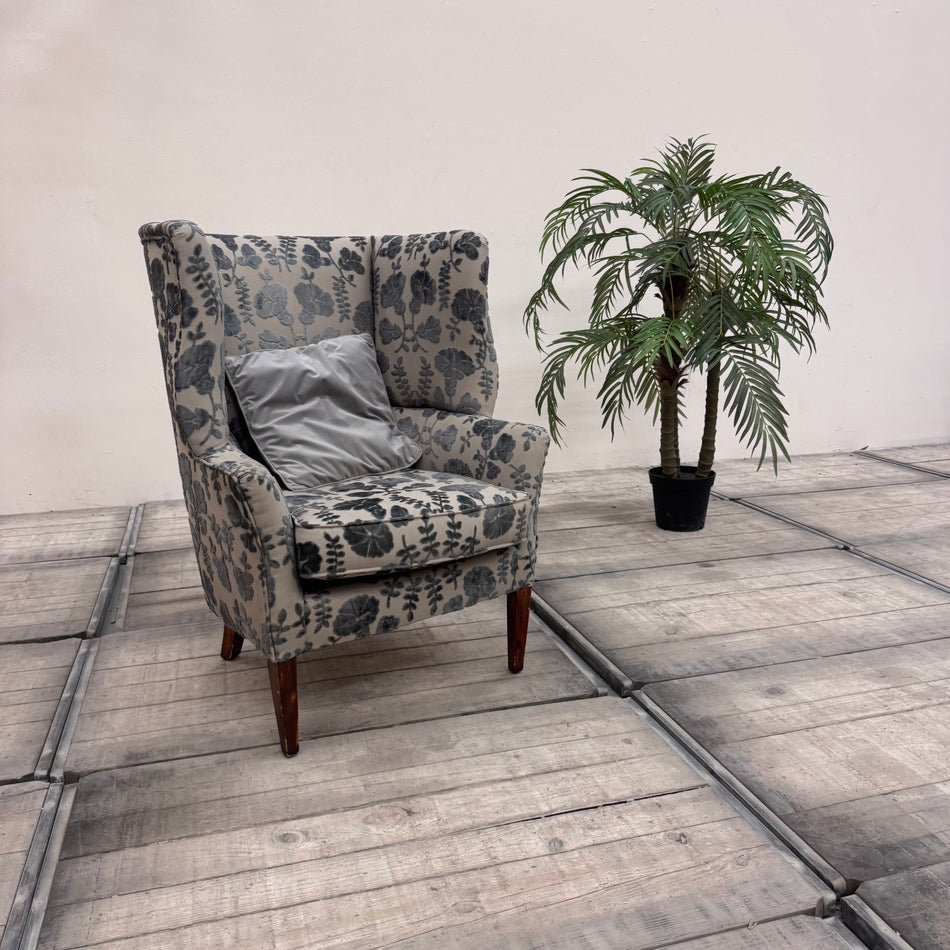 Stilmöbel Ohrensessel Landhausstil Floral 5-Sterne Schlosshotel Sessel