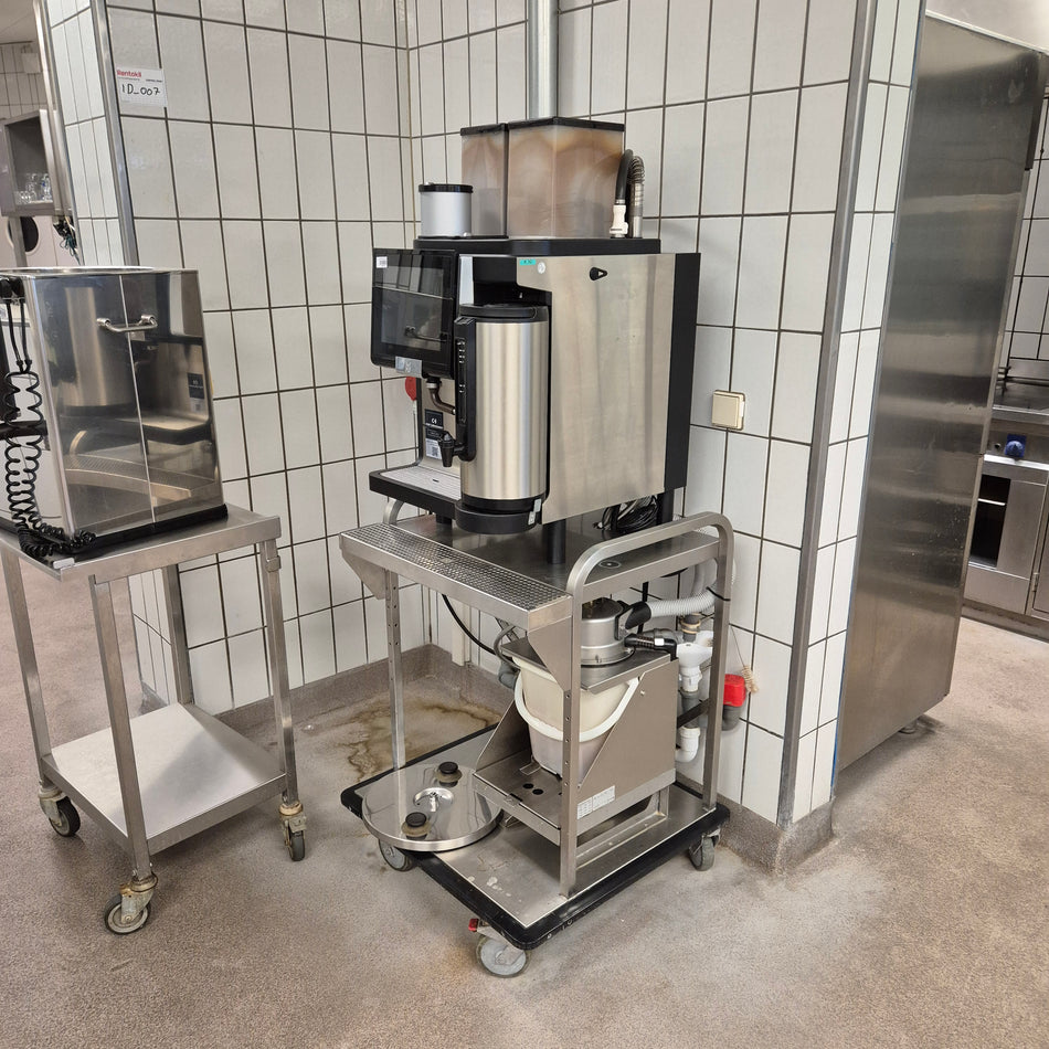 Kaffeemaschine WMF von 2023 mit Auffangbehälter & Wagen
