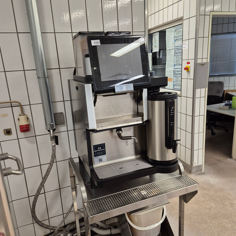 Kaffeemaschine WMF von 2023 mit Auffangbehälter & Wagen