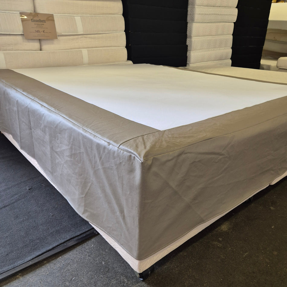 Betthusse 100x200 grau braun Skirting Husse Leder