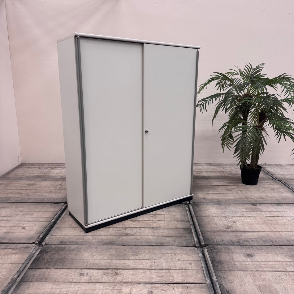 Vario Highboard 4OH mit Schiebetüren Weiß/Grau Büro Schrank Gebraucht