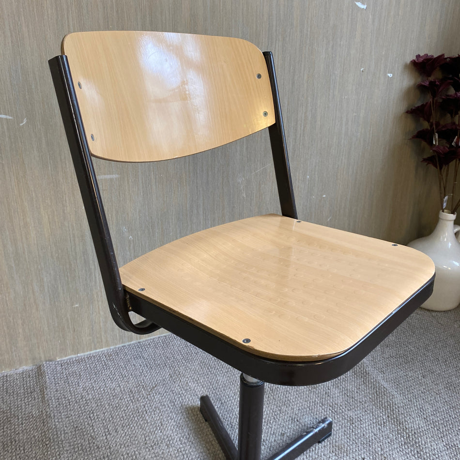 WOODMARK 7950 Drehstuhl Holz dunkelbraun – Stuhl gebraucht