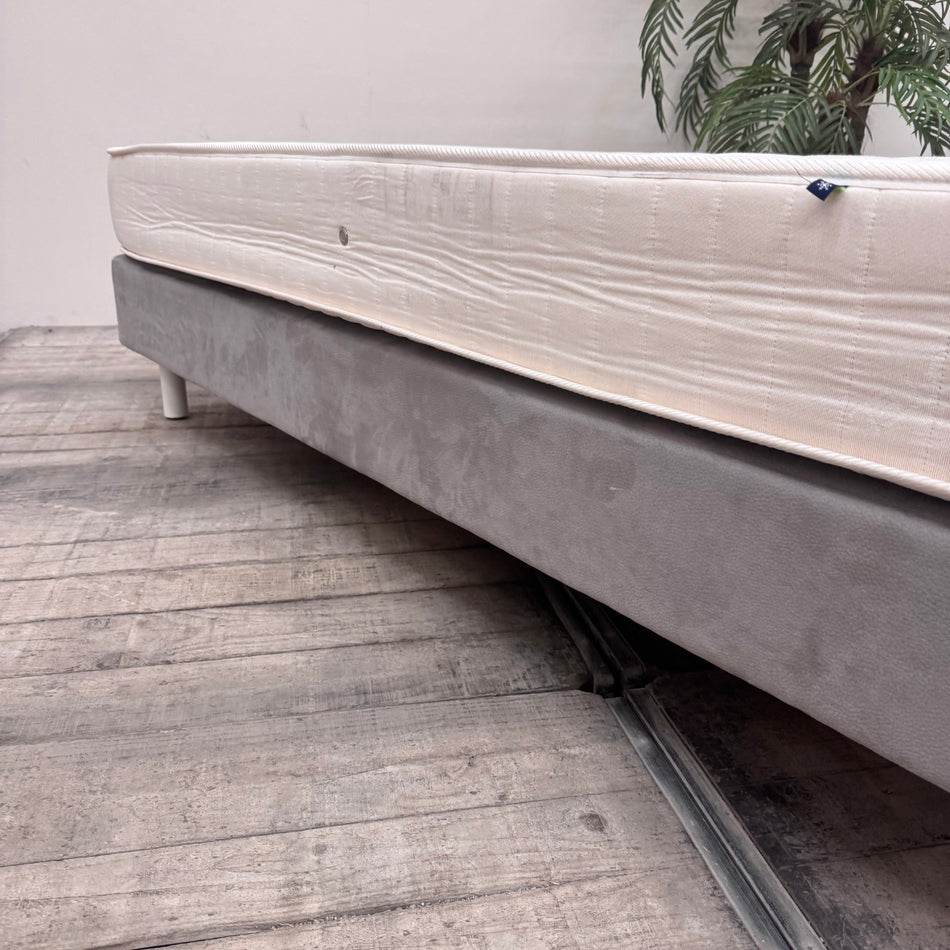 Boxspringbett Grau 90x200 inkl Matratze Wildlederoptik Einzelbett Bett gebraucht