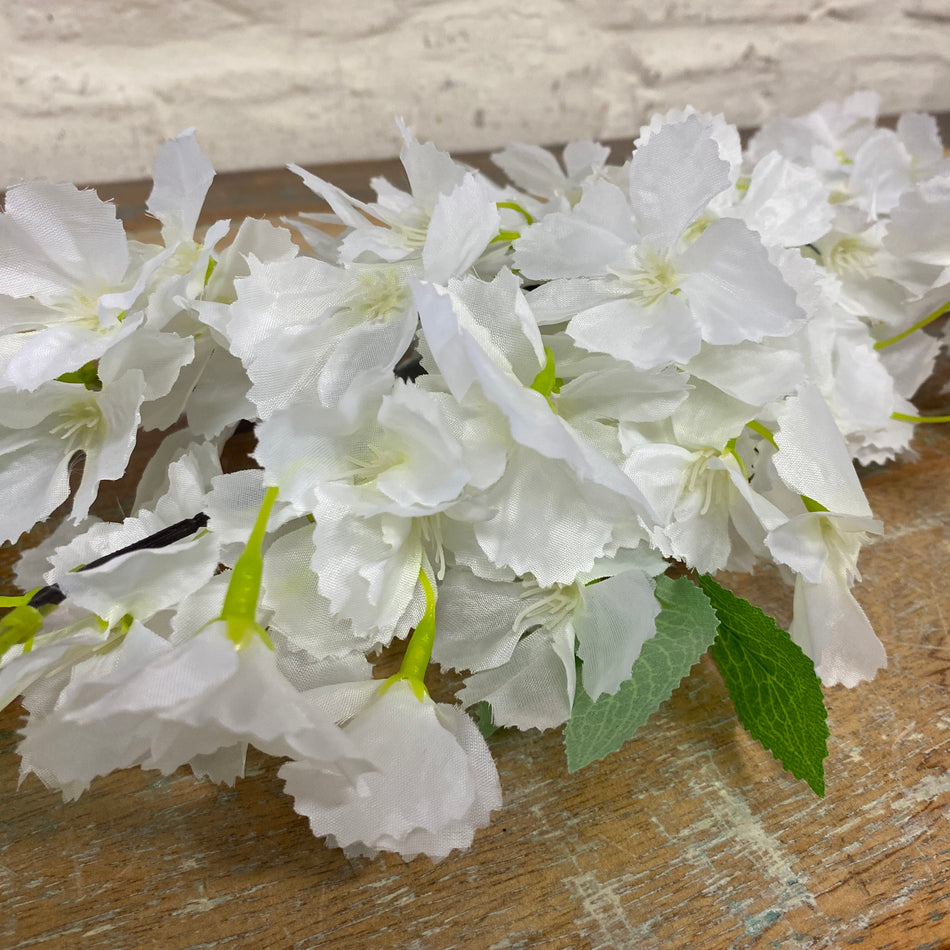 Kunstblume Kirschblüte hell weiß Kunststoff Zweig Deko