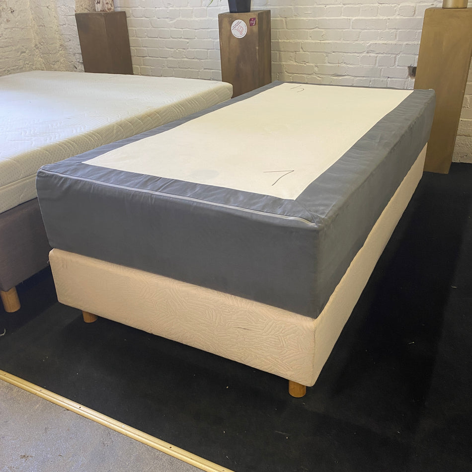 Boxspringbett gebraucht creme grau 100x200 inkl 30cm Matratze Bett